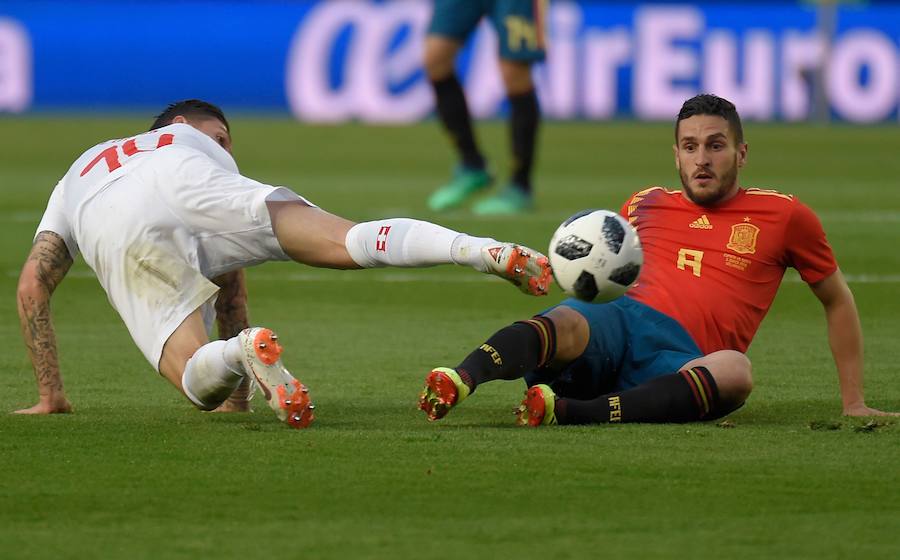 El Estadio de la Cerámica acoge este amistoso de preparación para el Mundial, competición en la que España debutará el viernes 15 ante Portugal, mientras que Suiza tendrá que esperar dos días más para enfrentarse a su primer rival, la Brasil de Neymar.