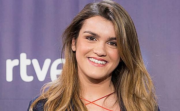 Dura caída de Amaia Romero en pleno directo durante un concierto de Operación Triunfo