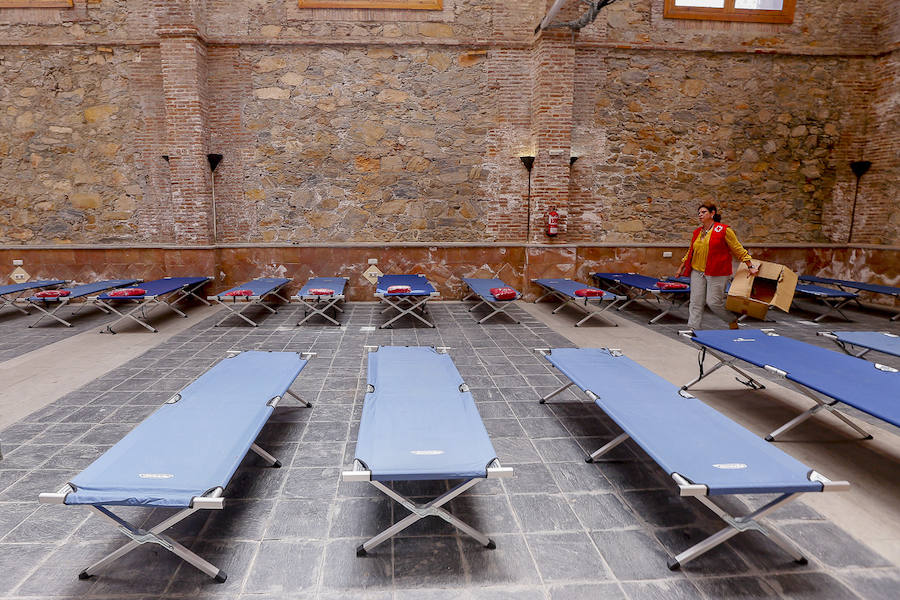 Los subsaharianos están asistidos por Cruz Roja que les ayudará a llegar a los destinos que elijan