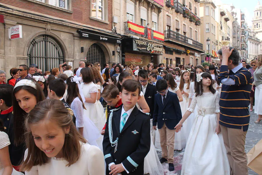 El Corpus se celebró en todos los pueblos, donde las calles lucieron engalanadas y la custodia recorrió las calles