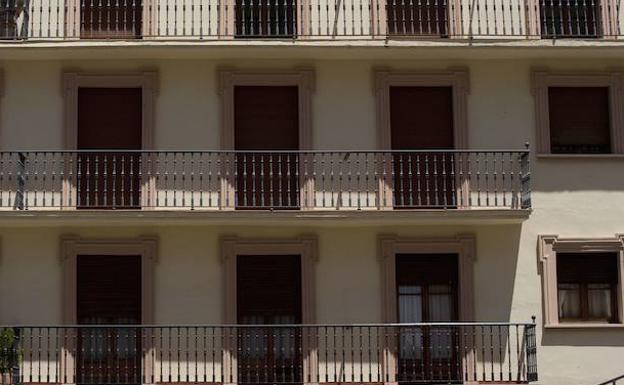 Imagen de archivo de balcones.