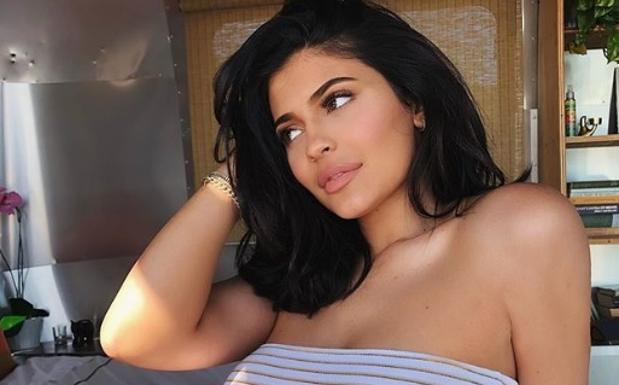 El impactante selfie sin maquillar de los 6 millones de 'me gusta': Kylie Jenner al natural