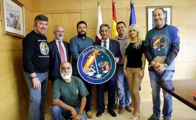 Aprovechan la visita de Revilla a 'El Hormiguero' para exigir la equiparación salarial de policías y guardias civiles