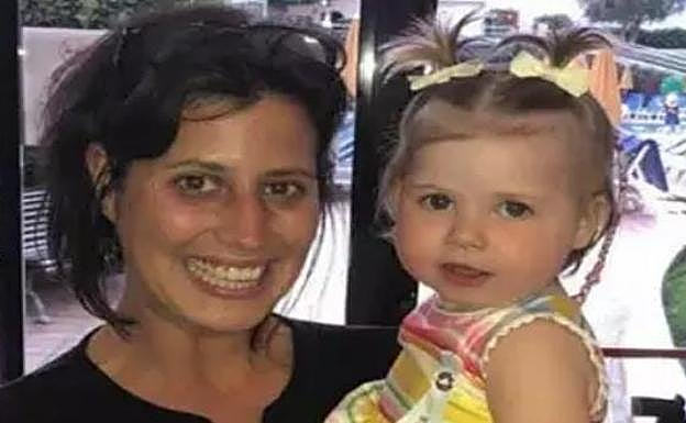 Descubren que su bebé tiene cáncer de ojo gracias a una sesión de fotos