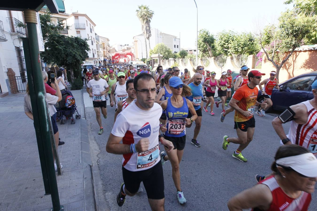 Manuel Santiago y Claudia Estévez se sobreponen al calor en Dúrcal