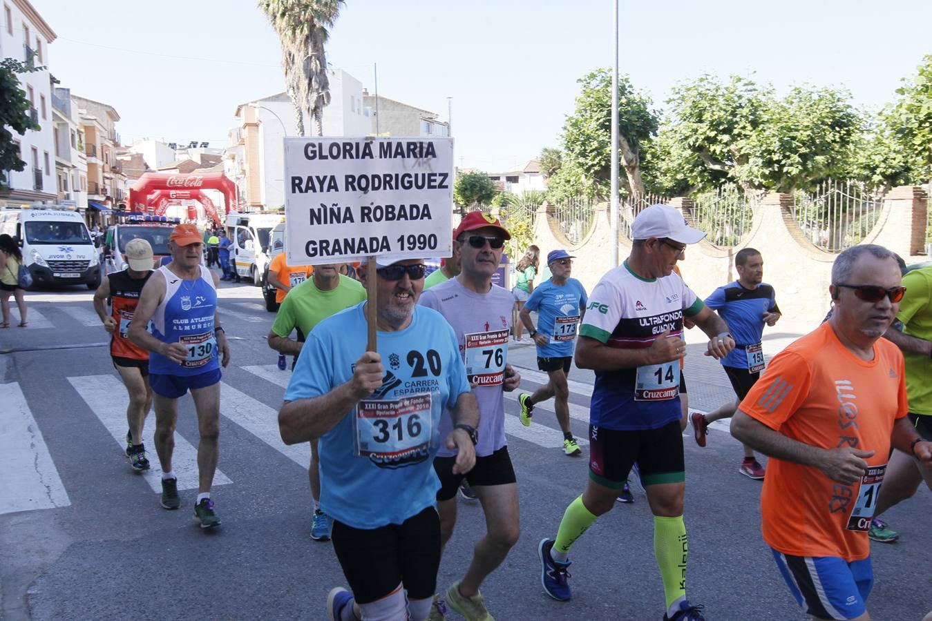 Manuel Santiago y Claudia Estévez se sobreponen al calor en Dúrcal