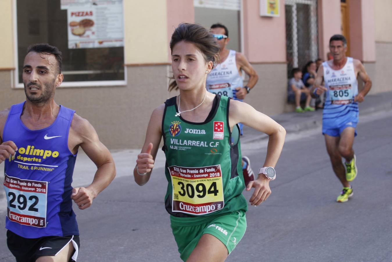 Manuel Santiago y Claudia Estévez se sobreponen al calor en Dúrcal