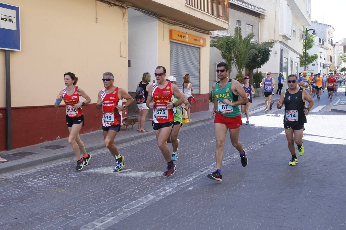 Manuel Santiago y Claudia Estévez se sobreponen al calor en Dúrcal