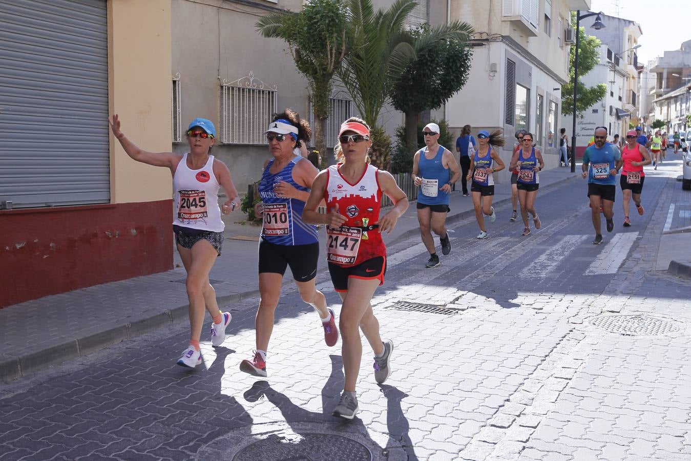 Manuel Santiago y Claudia Estévez se sobreponen al calor en Dúrcal