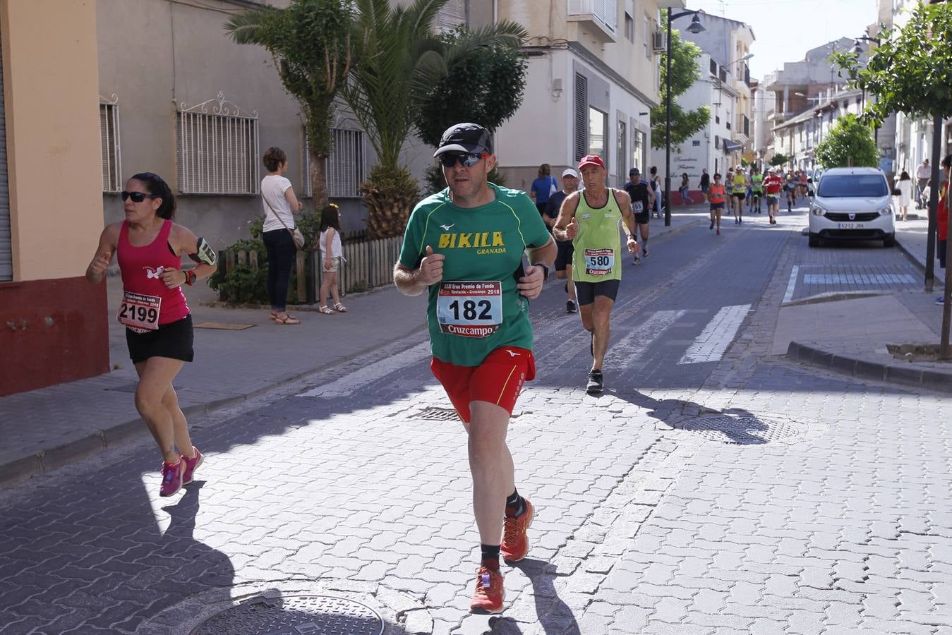 Manuel Santiago y Claudia Estévez se sobreponen al calor en Dúrcal