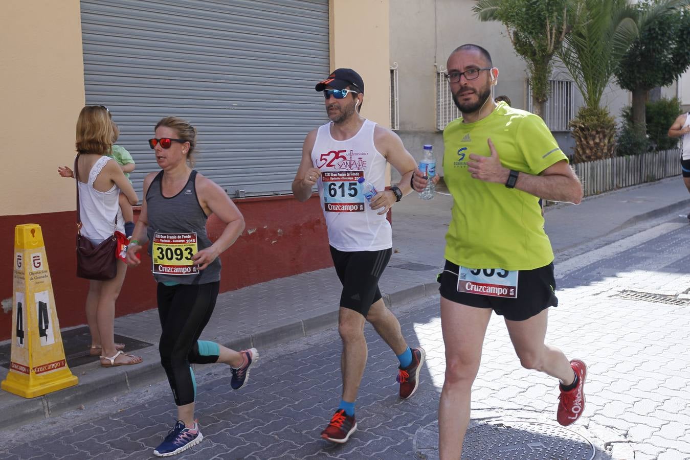 Manuel Santiago y Claudia Estévez se sobreponen al calor en Dúrcal