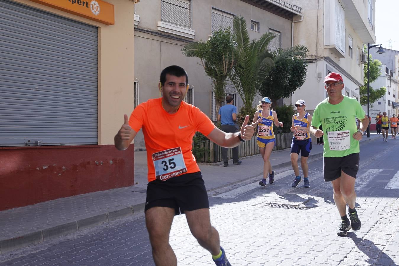 Manuel Santiago y Claudia Estévez se sobreponen al calor en Dúrcal