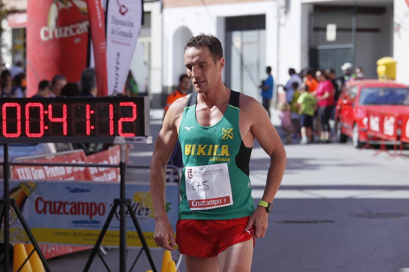 Manuel Santiago y Claudia Estévez se sobreponen al calor en Dúrcal