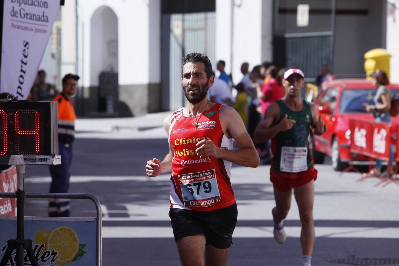 Manuel Santiago y Claudia Estévez se sobreponen al calor en Dúrcal