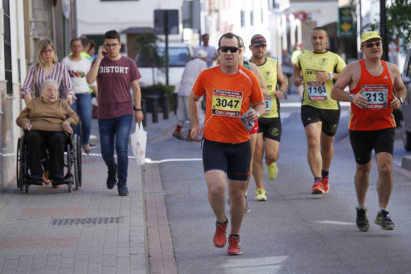 Manuel Santiago y Claudia Estévez se sobreponen al calor en Dúrcal