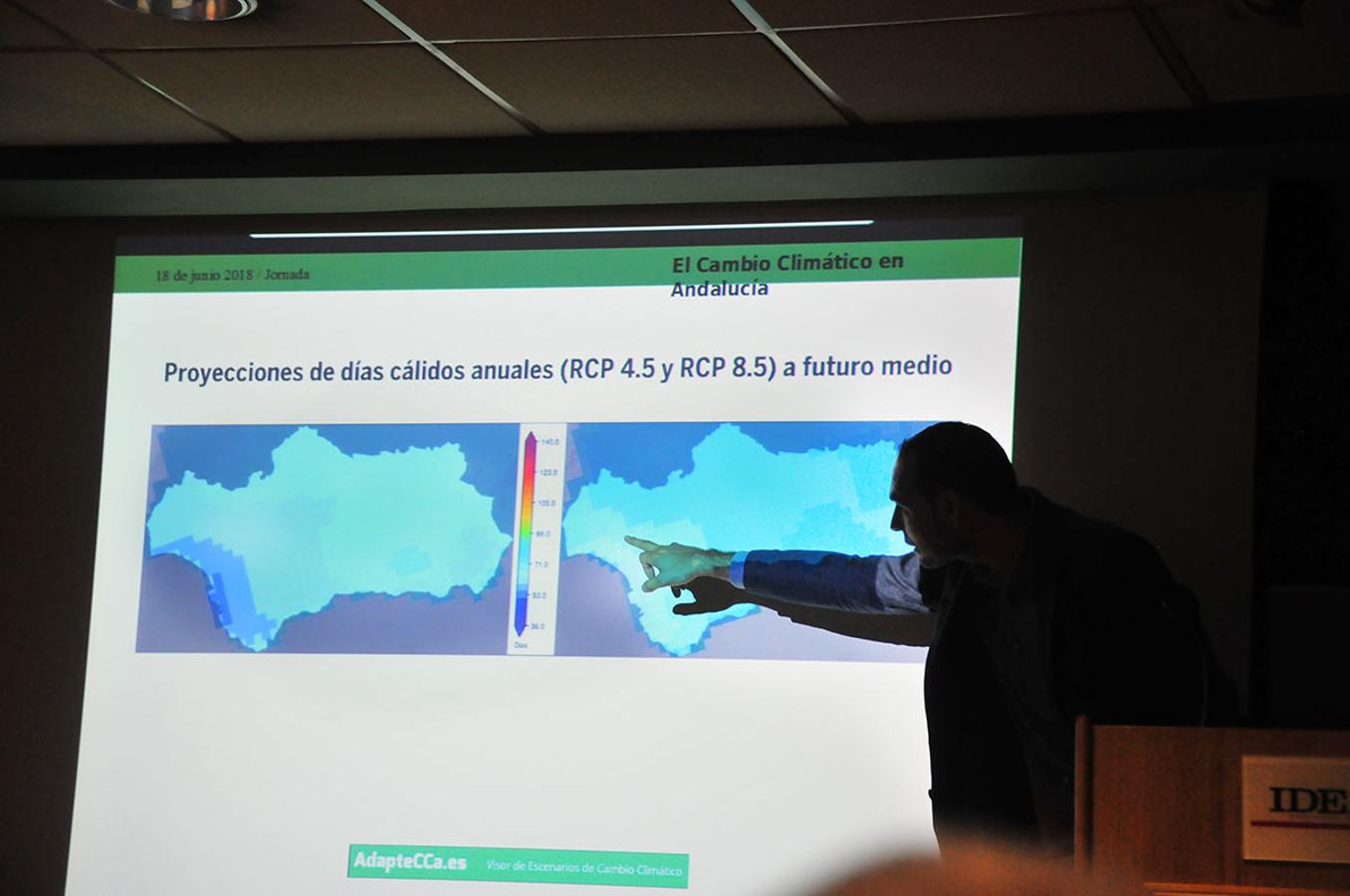 Andrés Ferrer muestra la evolución de las temperaturas.