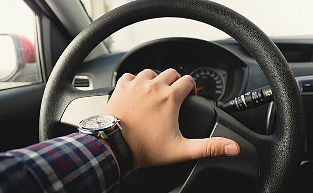 La DGT desvela la multa de 80 euros que te caerá si tocas el claxon de esta forma