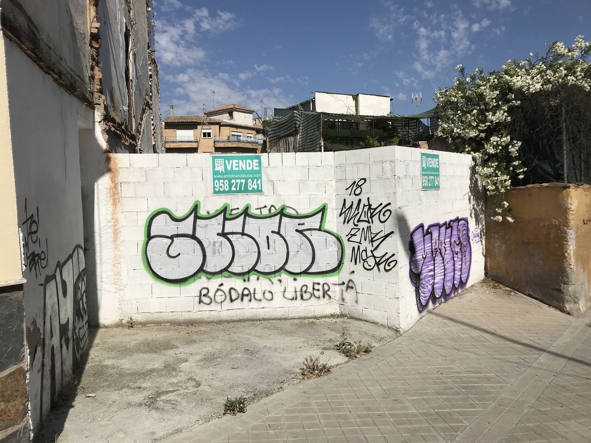 El edificio de Carretera de Murcia número 2 está declarado ruina física inminente y se recomienda su demolición.