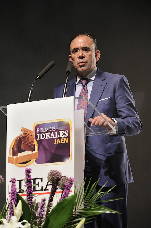 En la entrega de los IDEALES hubo emoción, risas y en los discursos también hubo cabida para las reivindicaciones