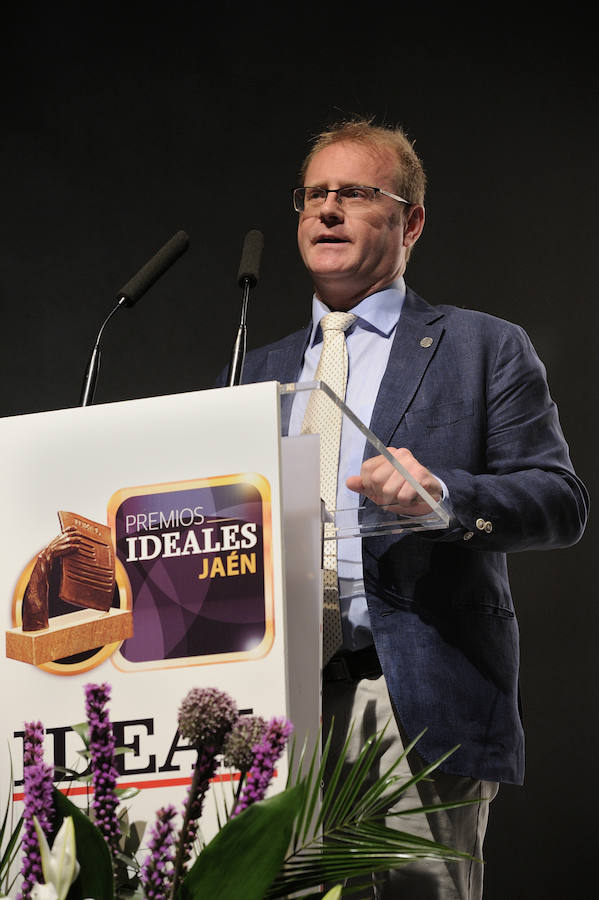 En la entrega de los IDEALES hubo emoción, risas y en los discursos también hubo cabida para las reivindicaciones