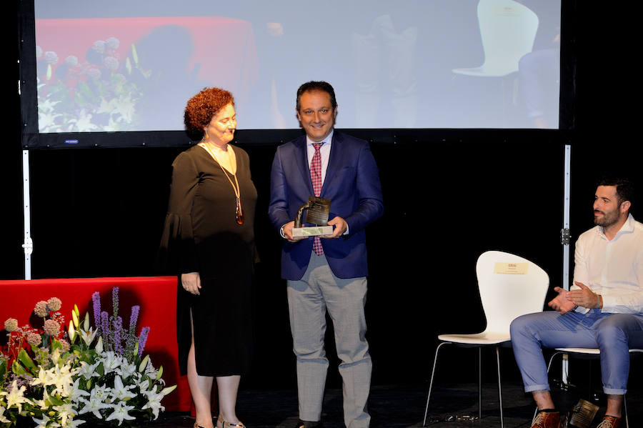 En la entrega de los IDEALES hubo emoción, risas y en los discursos también hubo cabida para las reivindicaciones