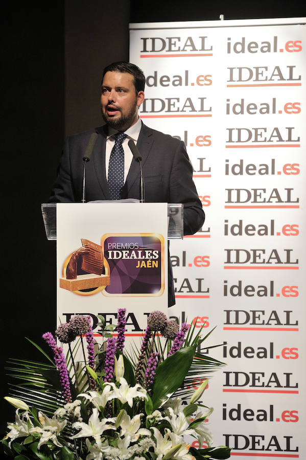 En la entrega de los IDEALES hubo emoción, risas y en los discursos también hubo cabida para las reivindicaciones