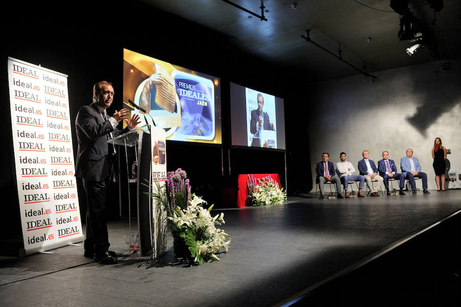En la entrega de los IDEALES hubo emoción, risas y en los discursos también hubo cabida para las reivindicaciones