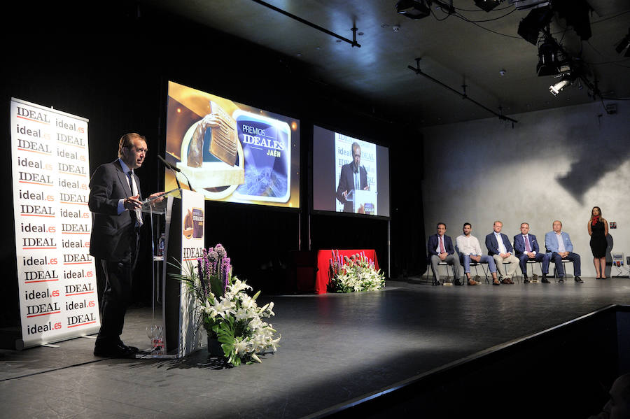En la entrega de los IDEALES hubo emoción, risas y en los discursos también hubo cabida para las reivindicaciones