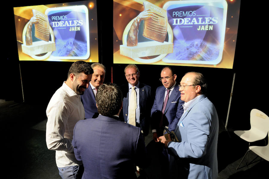 En la entrega de los IDEALES hubo emoción, risas y en los discursos también hubo cabida para las reivindicaciones