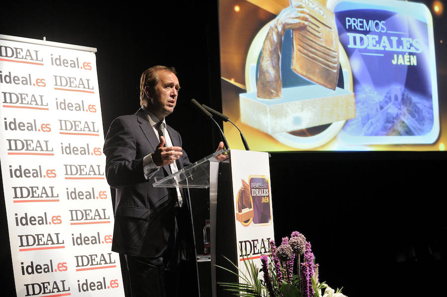 En la entrega de los IDEALES hubo emoción, risas y en los discursos también hubo cabida para las reivindicaciones