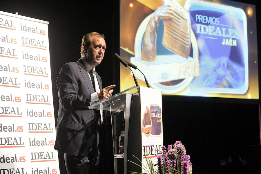 En la entrega de los IDEALES hubo emoción, risas y en los discursos también hubo cabida para las reivindicaciones