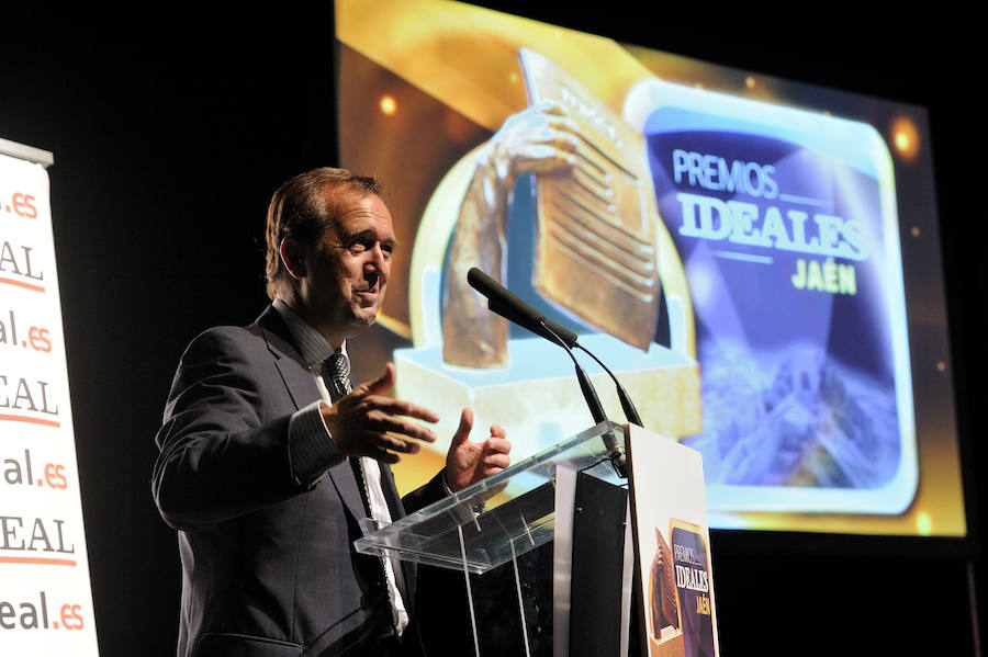 En la entrega de los IDEALES hubo emoción, risas y en los discursos también hubo cabida para las reivindicaciones