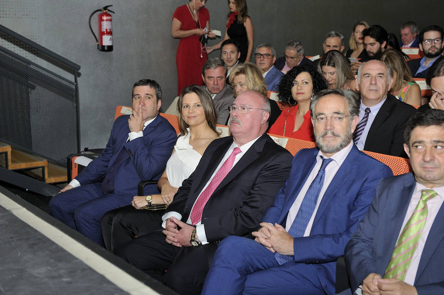 En la entrega de los IDEALES hubo emoción, risas y en los discursos también hubo cabida para las reivindicaciones