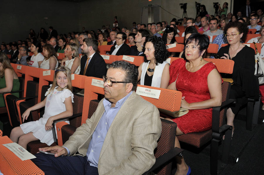 En la entrega de los IDEALES hubo emoción, risas y en los discursos también hubo cabida para las reivindicaciones