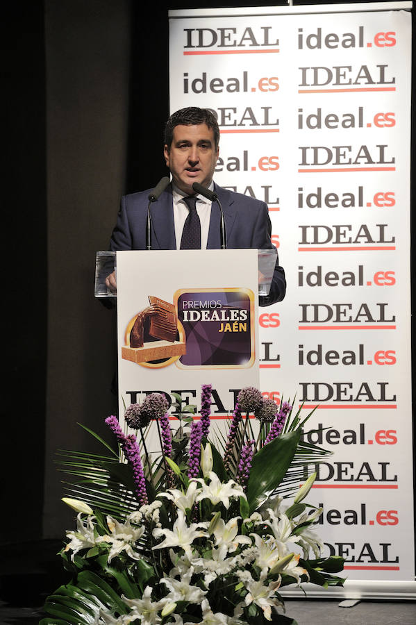 En la entrega de los IDEALES hubo emoción, risas y en los discursos también hubo cabida para las reivindicaciones