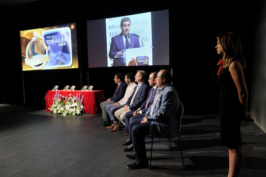 En la entrega de los IDEALES hubo emoción, risas y en los discursos también hubo cabida para las reivindicaciones