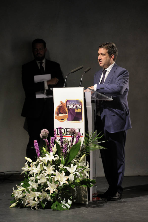 En la entrega de los IDEALES hubo emoción, risas y en los discursos también hubo cabida para las reivindicaciones