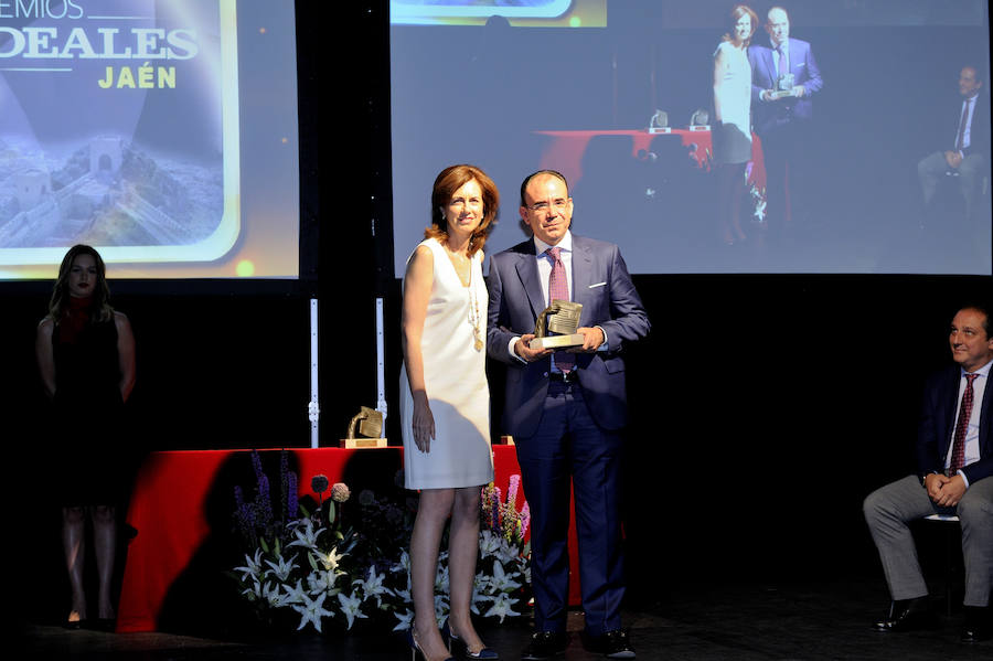 En la entrega de los IDEALES hubo emoción, risas y en los discursos también hubo cabida para las reivindicaciones