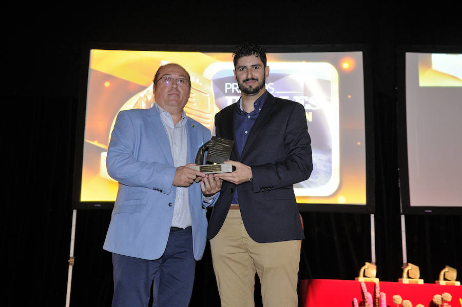 En la entrega de los IDEALES hubo emoción, risas y en los discursos también hubo cabida para las reivindicaciones