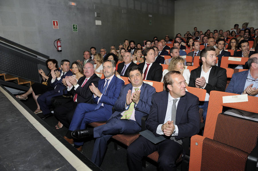 En la entrega de los IDEALES hubo emoción, risas y en los discursos también hubo cabida para las reivindicaciones