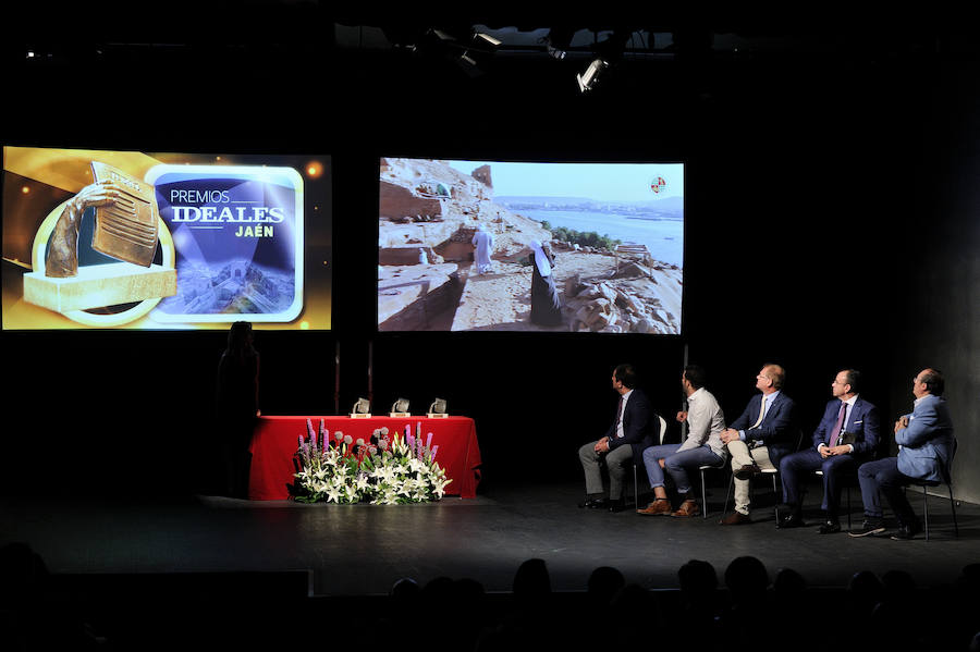En la entrega de los IDEALES hubo emoción, risas y en los discursos también hubo cabida para las reivindicaciones