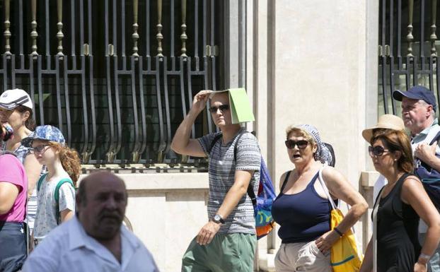 El «riesgo extremo» de salir hoy y mañana a la calle en Granada: seria alerta de la AEMET