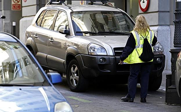 Tráfico: La Policía alerta de la multa de 300 euros por aparcar aquí