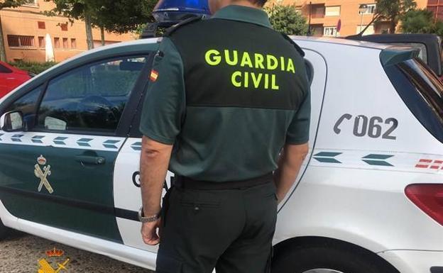 Detenido por robar en coches aparcados en una estación de servicio de la A-92