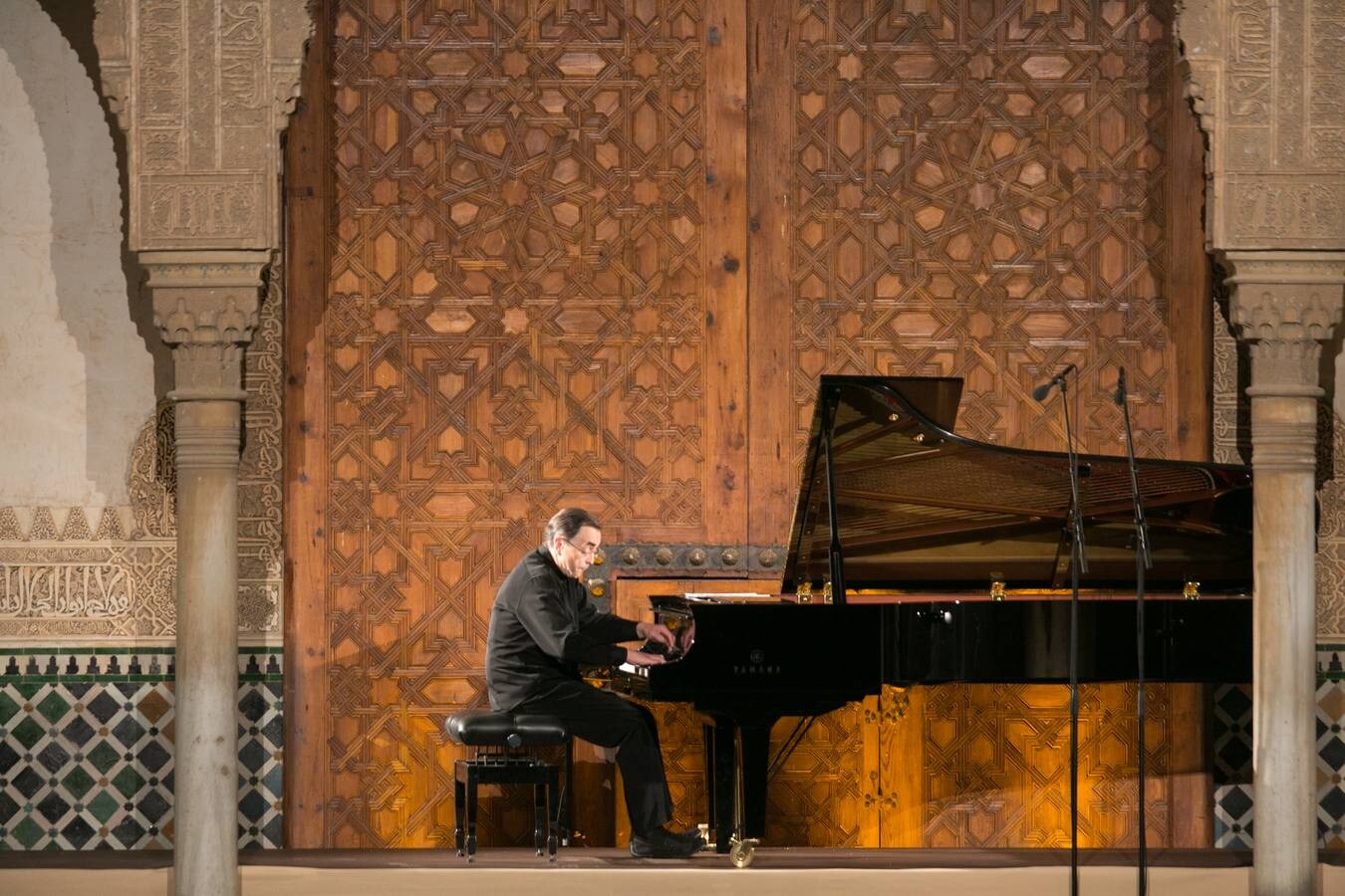 El pianista francés sumergió a los presentes en el complejo mundo impresionista del compositor