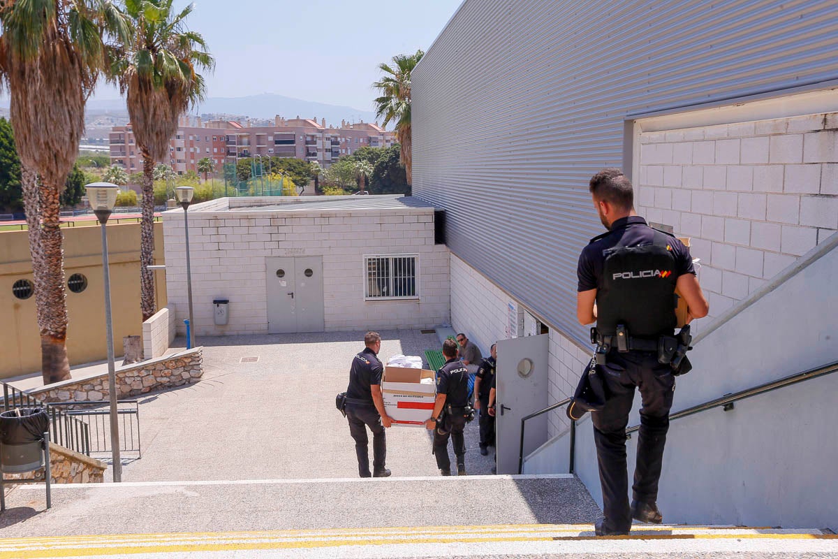 Cruz Roja está a la espera de recibir los permisos para poder para trasladar a las madres con hijos a hostales 