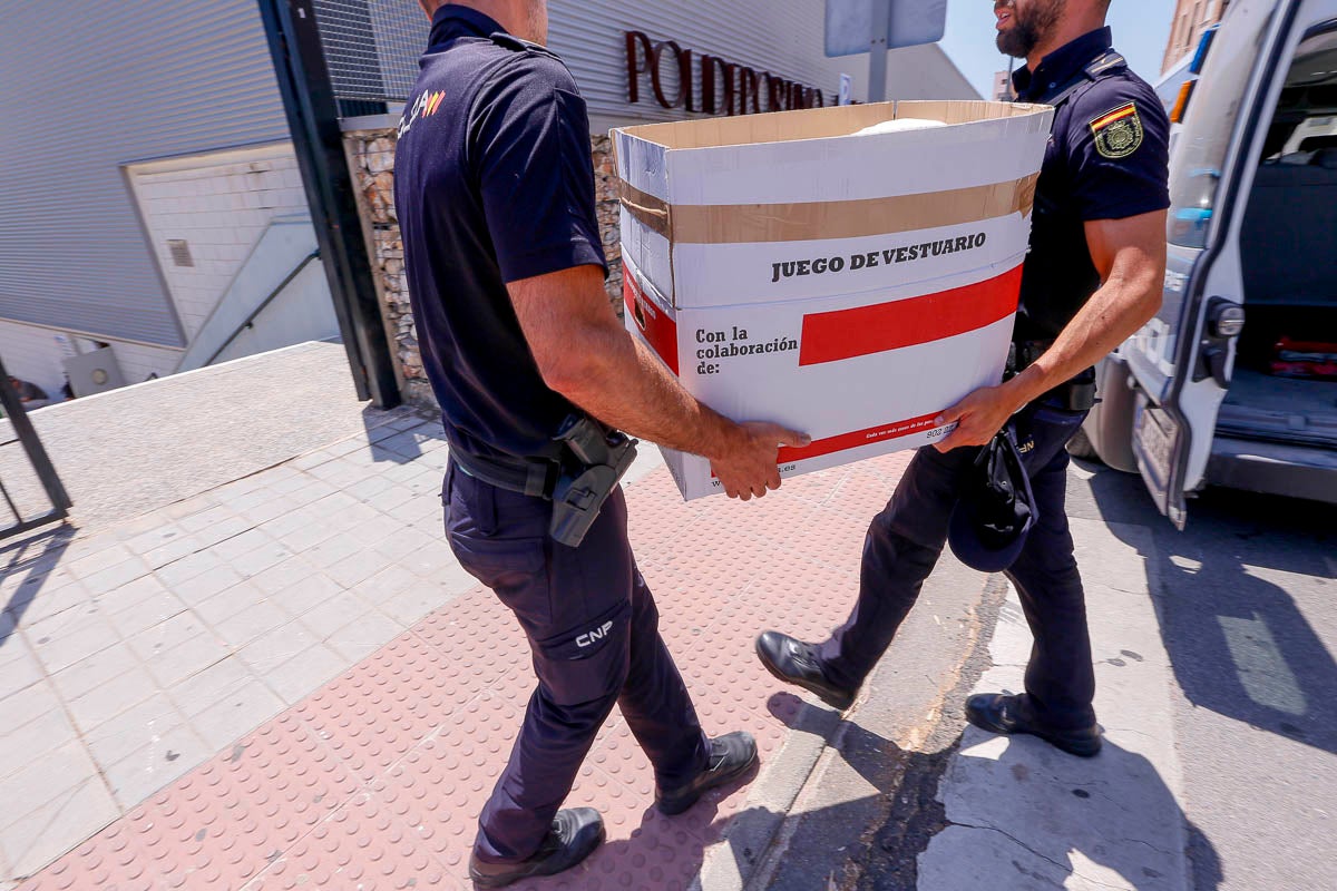 Cruz Roja está a la espera de recibir los permisos para poder para trasladar a las madres con hijos a hostales 