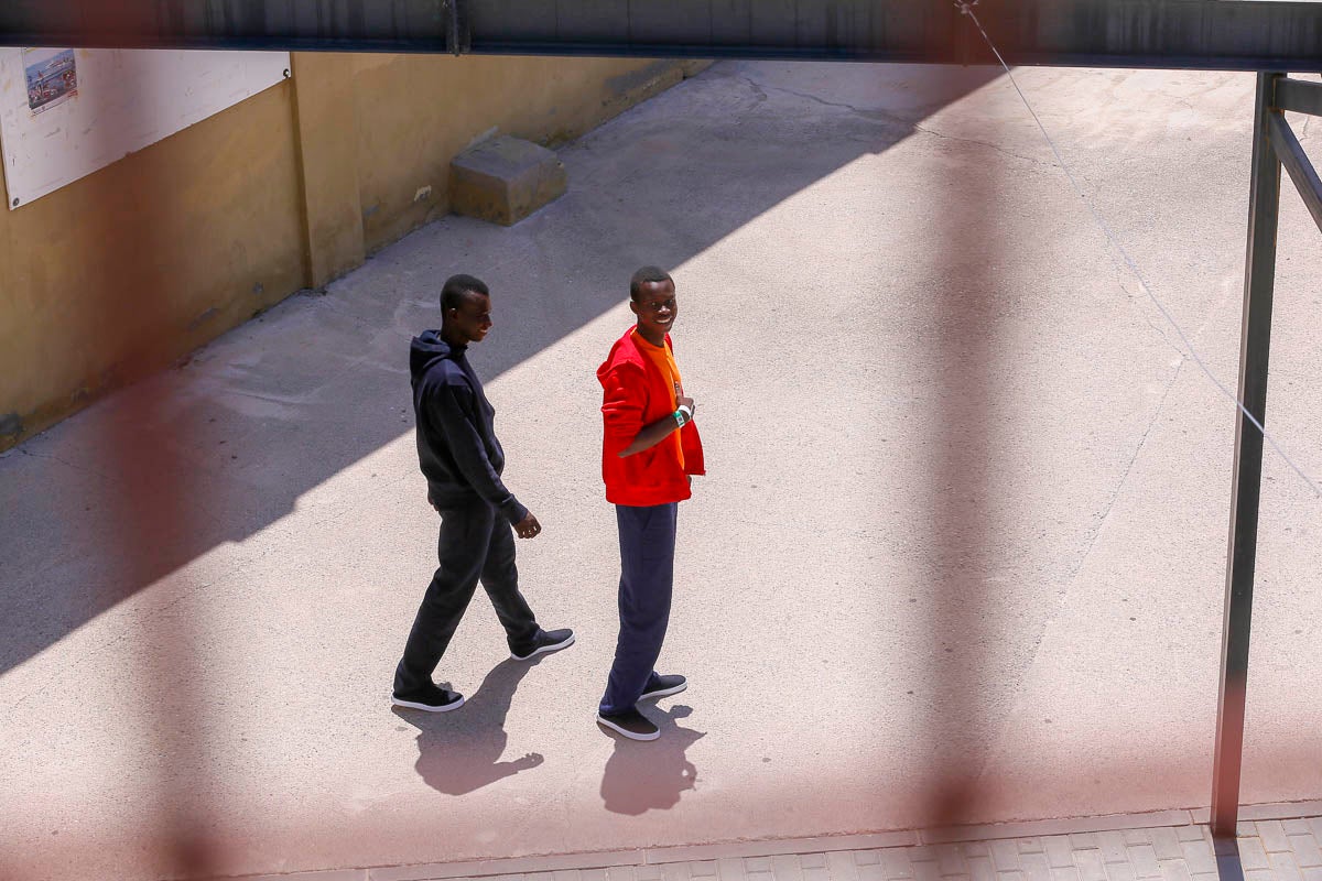 Cruz Roja está a la espera de recibir los permisos para poder para trasladar a las madres con hijos a hostales 