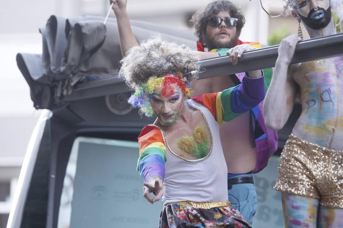 La marcha por el Orgullo LGTBIQ+ recorre las calles de la ciudad
