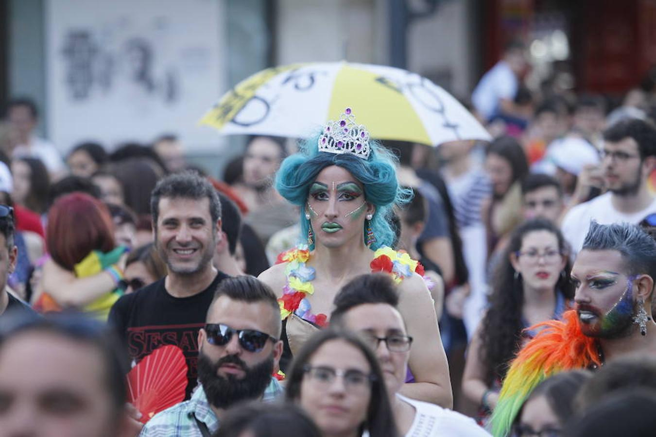 La marcha por el Orgullo LGTBIQ+ recorre las calles de la ciudad